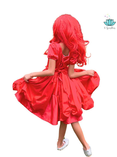 Red Hearts Queen Dress Set for Kids – Queen of Hearts-Inspired Dress-Up – This enchanting red dress set is perfect for toddlers and young girls wanting to dress up as the Queen of Hearts. Ideal for Disneybounding, pretend play, and birthday celebrations.