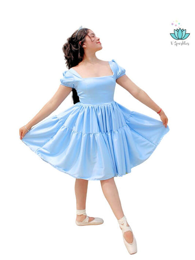 Glass Slipper Dress Set for Adults – Ideal for Disneybounding and Halloween Events – This Cinderella-inspired blue dress set is perfect for adults attending Disneybounding adventures, Halloween parties, or themed events. Available in mid-size and plus-size options.
