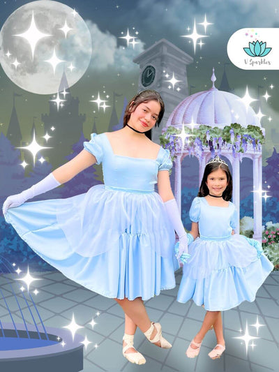 Glass Slipper Adult Dress Set for Women – Complete Cinderella Transformation – This elegant blue dress set offers a full Cinderella-inspired look, perfect for Disneybounding, Halloween parties, or holiday celebrations. Available in mid-size and plus-size options.
