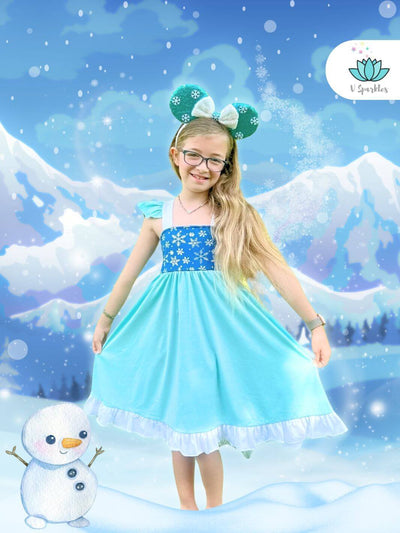 Elsa Frozen Disneybounding Dress for Kids: A beautiful Elsa-inspired dress with a snowflake cape, perfect for Disneybounding, Halloween costumes, or birthday celebrations. Ideal for kids who love play pretend and dress-up games, allowing them to dress to impress as their favorite ice queen.