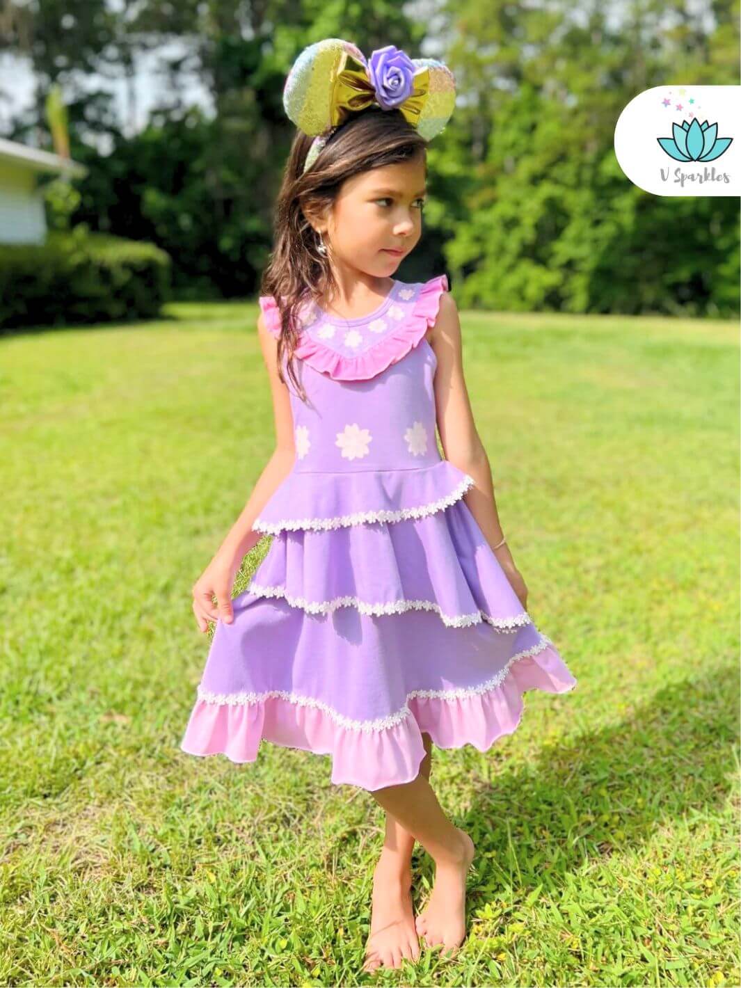 Isabela Encanto Birthday Dress for Girls: A magical Isabela Disneybounding dress for girls, with floral details and layers. Perfect for a Halloween costume, birthday party, or playtime. A fashionable option for any young Encanto fan.

