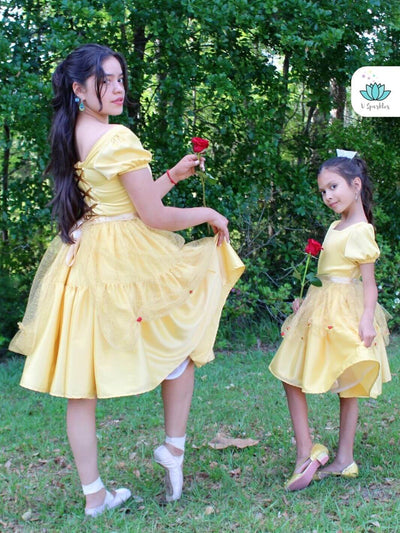 Red Rose Beauty Princess Dress-Up Overskirt for Women – Perfect for Holiday and Disneybounding Celebrations – This red rose-inspired overskirt is ideal for creating a magical Belle look for holiday parties, Disneybounding adventures, or themed events. Available in mid-size and plus-size options.