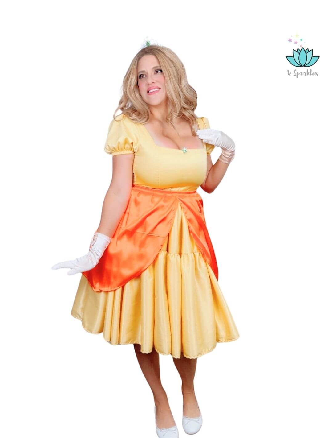 Yellow Princess Video Game Dress-Up Overskirt for Adults – Matching Mother and Daughter Outfit – Create a fun matching mother and daughter Disneybounding look with this Princess Peach-inspired yellow overskirt. Ideal for Halloween costumes or themed events. Available in mid-size and plus-size options.