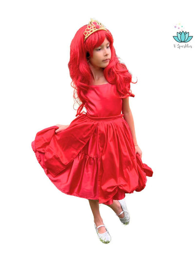 Red Hearts Queen Dress-Up Overskirt for Kids – Matching Mother and Daughter Outfit – Create a magical matching mother and daughter Disneybounding look with this Queen of Hearts-inspired red overskirt for kids. Perfect for toddler girls for Halloween costumes or special occasions.