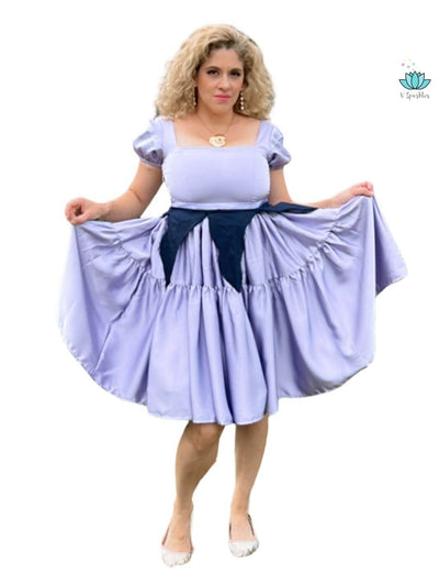 Sea Witch Villain Dress-Up Overskirt for Adults – Matching Mother and Daughter Outfit – Create a magical matching mother and daughter Disneybounding look with this Ursula-inspired sea witch overskirt. Ideal for Halloween costumes or themed events. Available in mid-size and plus-size options.