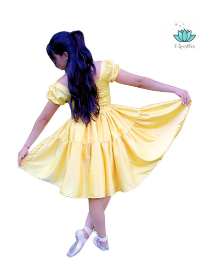 Base Yellow Twirl Dress for Adults – Perfect for Holiday and Disneybounding Events – This beautiful yellow base twirl dress is ideal for adults attending Disneybounding adventures, Halloween parties, or holiday celebrations. Available in mid-size and plus-size options.