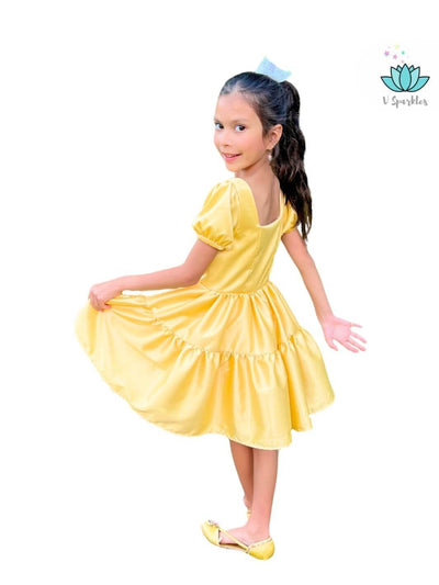 Base Yellow Twirl Dress for Girls – Perfect for Dress-Up and Pretend Play – This enchanting yellow base twirl dress is great for little girls who love playing dress-up as Princess Tiana. Ideal for Disneybounding, birthday parties, and holiday events.